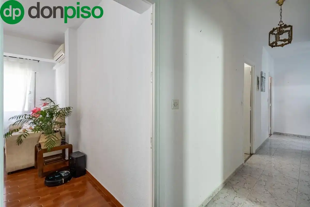 Flat for sale in Granada  with Air Conditioner