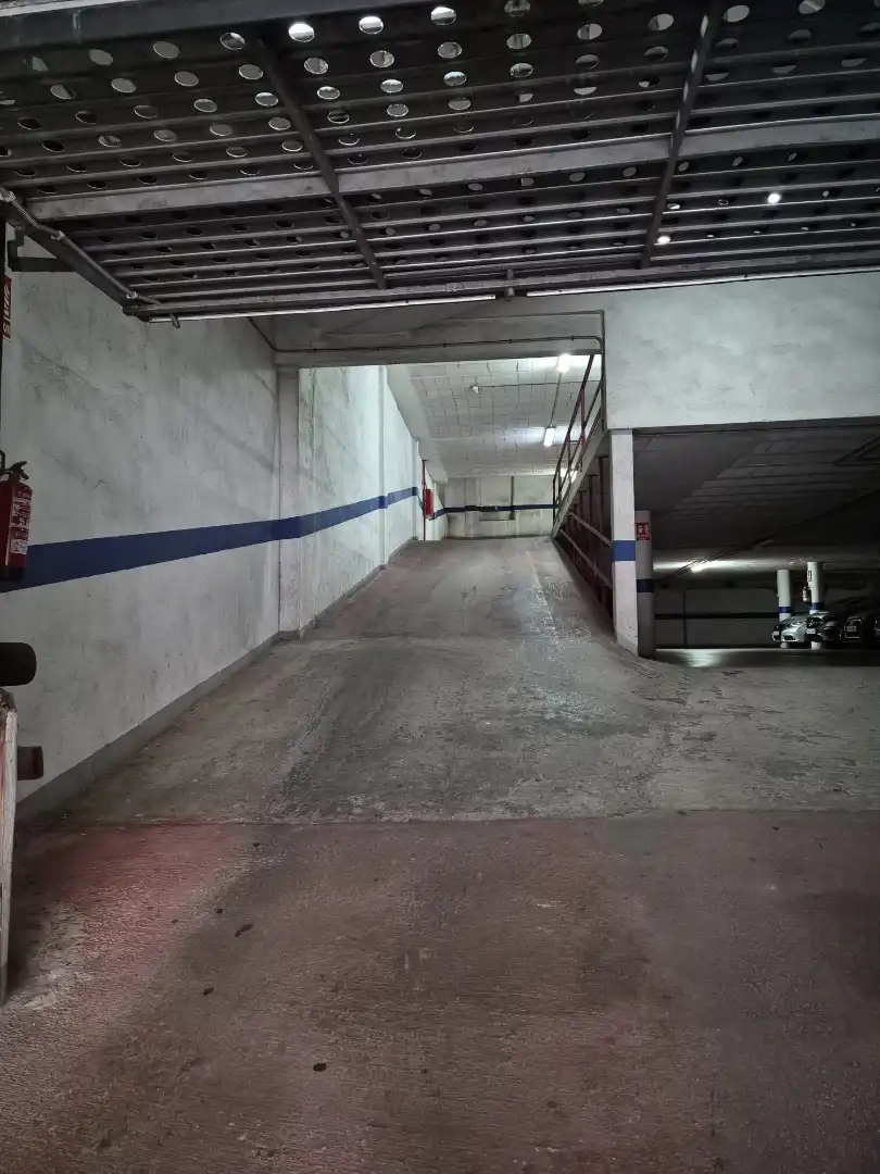 Parkplatz von Garage zur Miete in Nou Eixample Sud