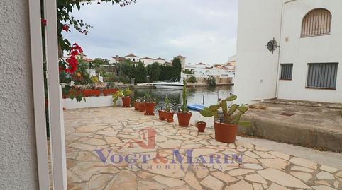 Foto 4 de Casa adosada en venda a Carrer de la Valira, Francolí - Freser - Noguera, Empuriabrava