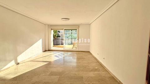 Foto 2 de Piso en venta en Playamar - Benyamina, Torremolinos