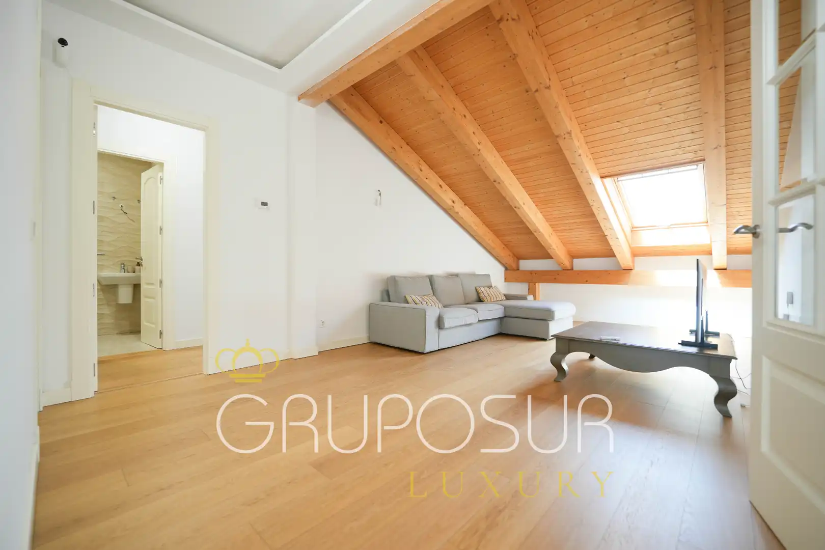Wohnzimmer von Dachboden zum Verkauf in Valladolid mit Heizung, Parkett und Abstellraum