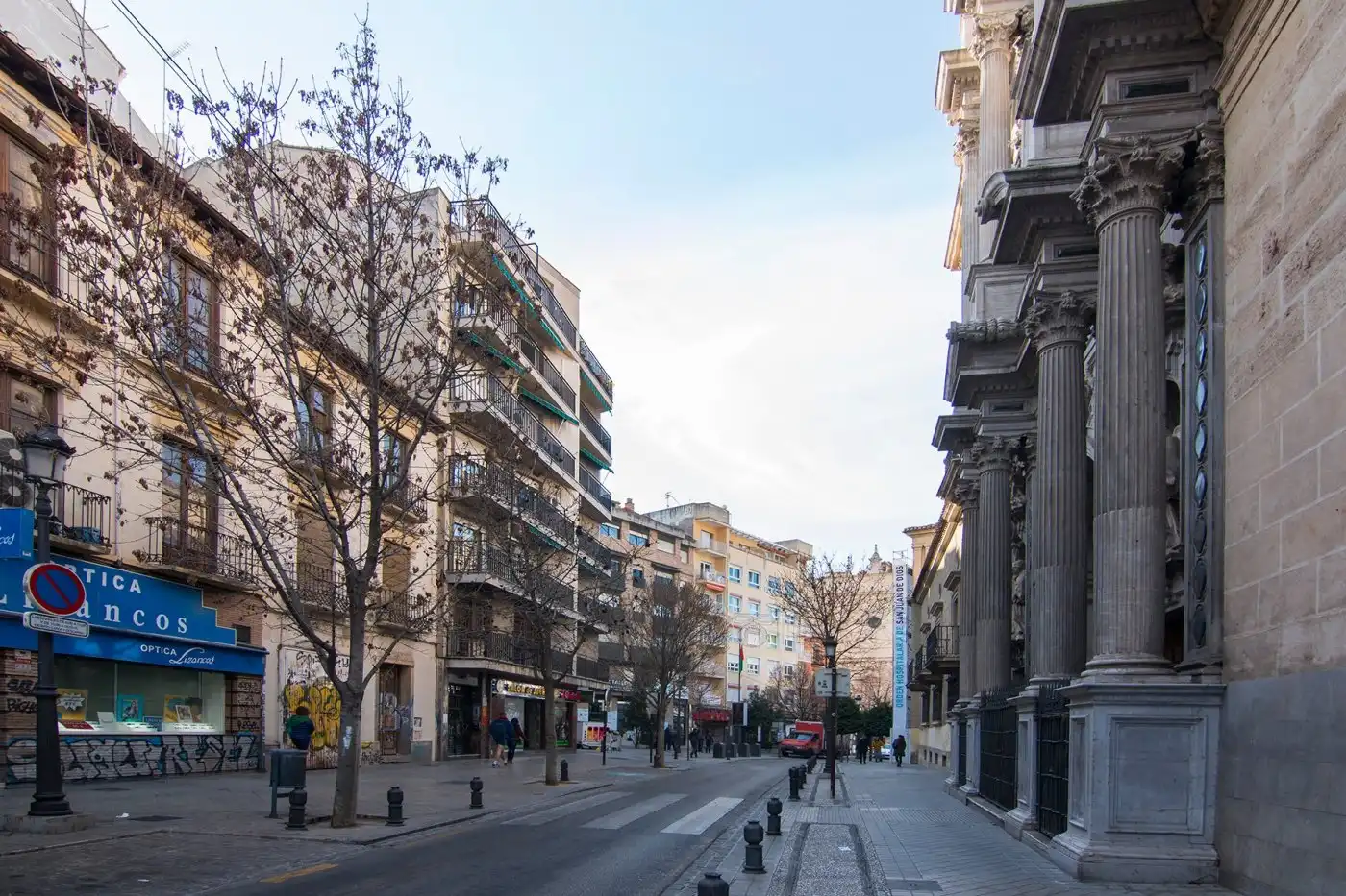 Vista exterior de Oficina de lloguer en Granada amb Aire condicionat, Calefacció i Alarma