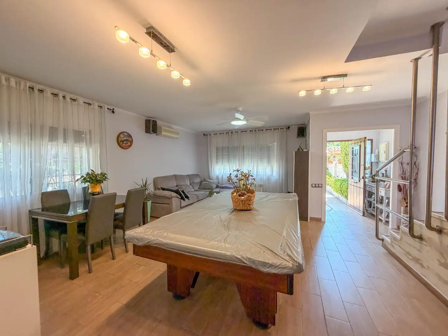 Dining room of Detached homes for sale in Abrera  with Air Conditioner, Heating and Private garden