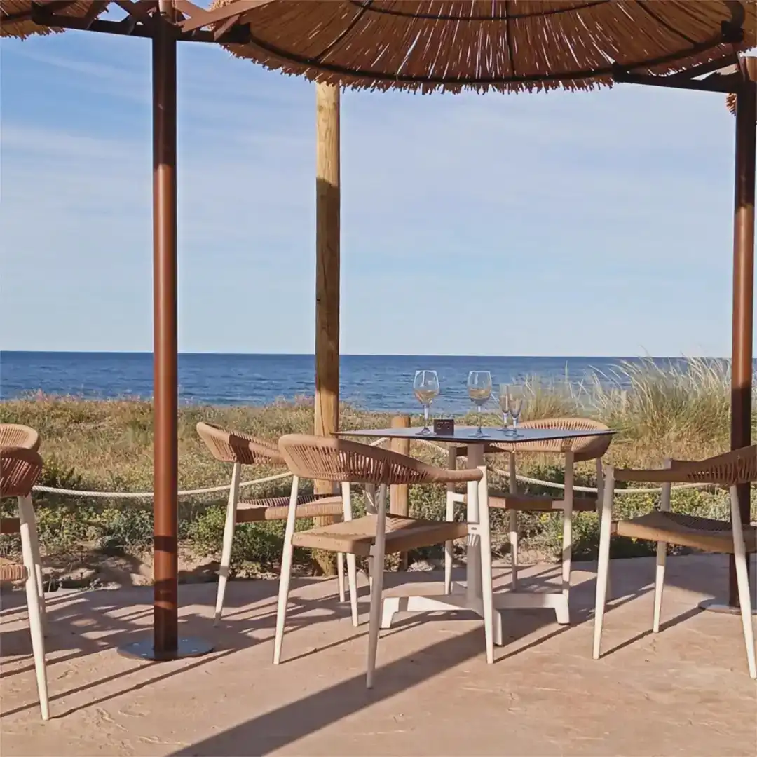 Terrasse von Wohnungen zur Miete in Oliva mit Klimaanlage, Privatgarten und Möbliert