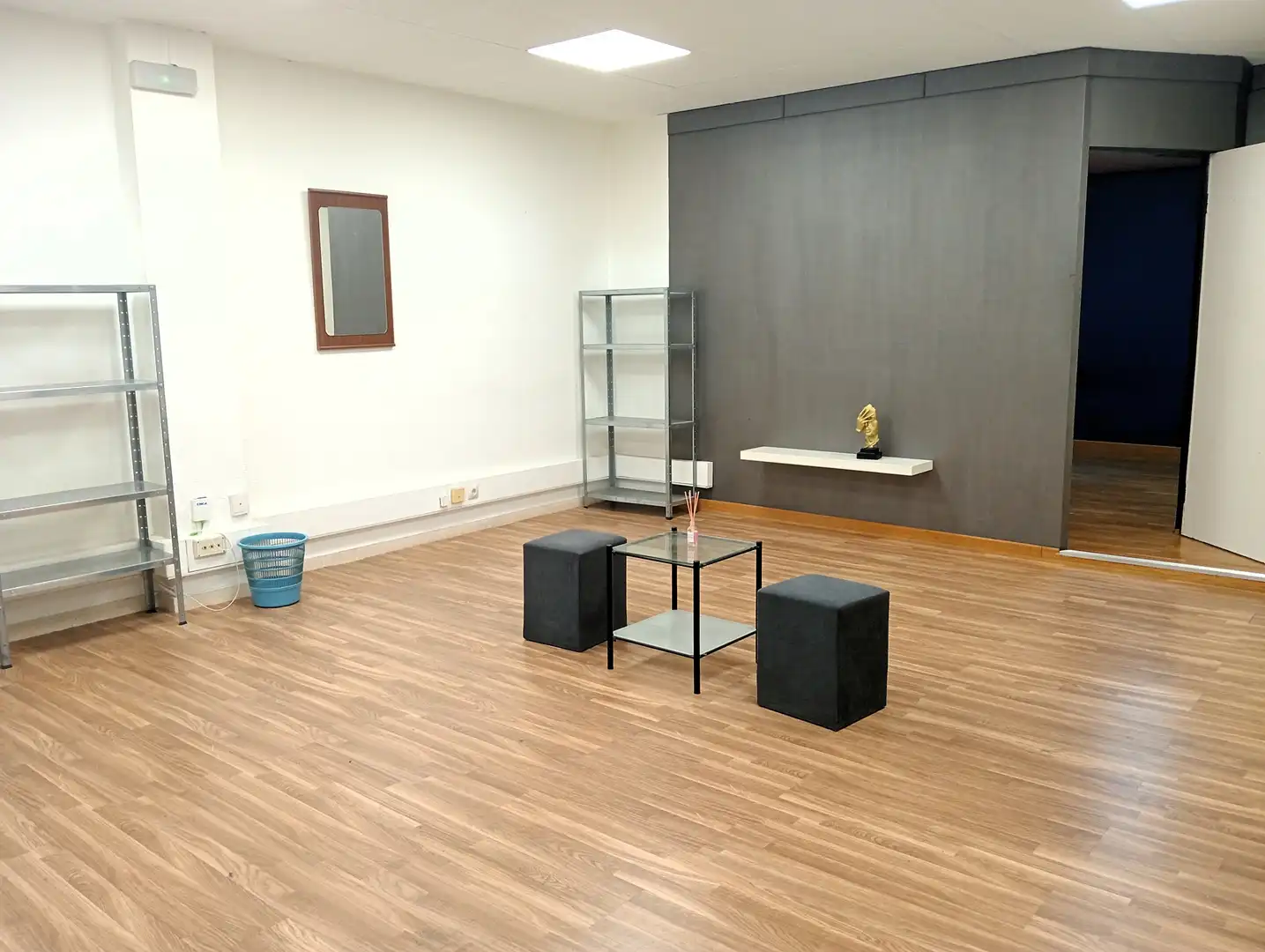 Office for rent in Valencia  with Air Conditioner and Heating
