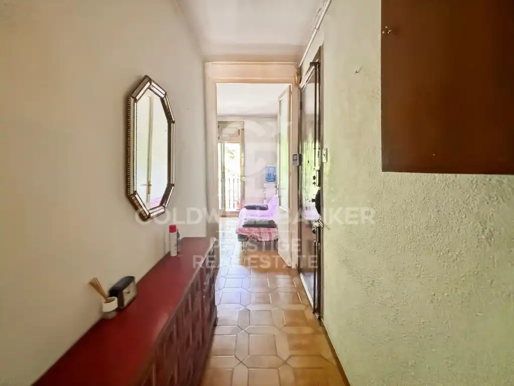 Wohnung zum Verkauf in Barcelona mit Balkon