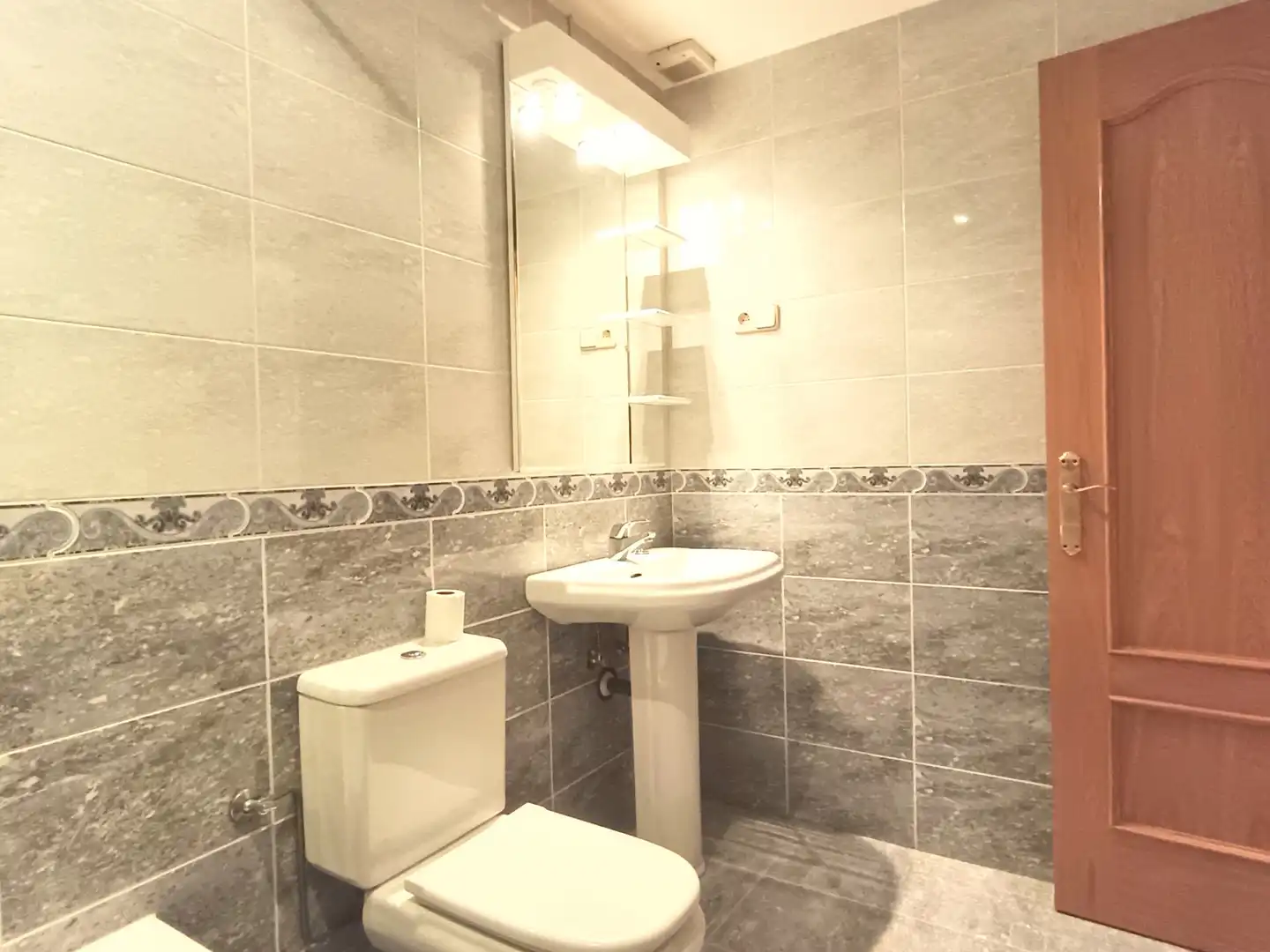 Baño de Piso en venta en Colmenar Viejo con Calefacción, Terraza y Trastero