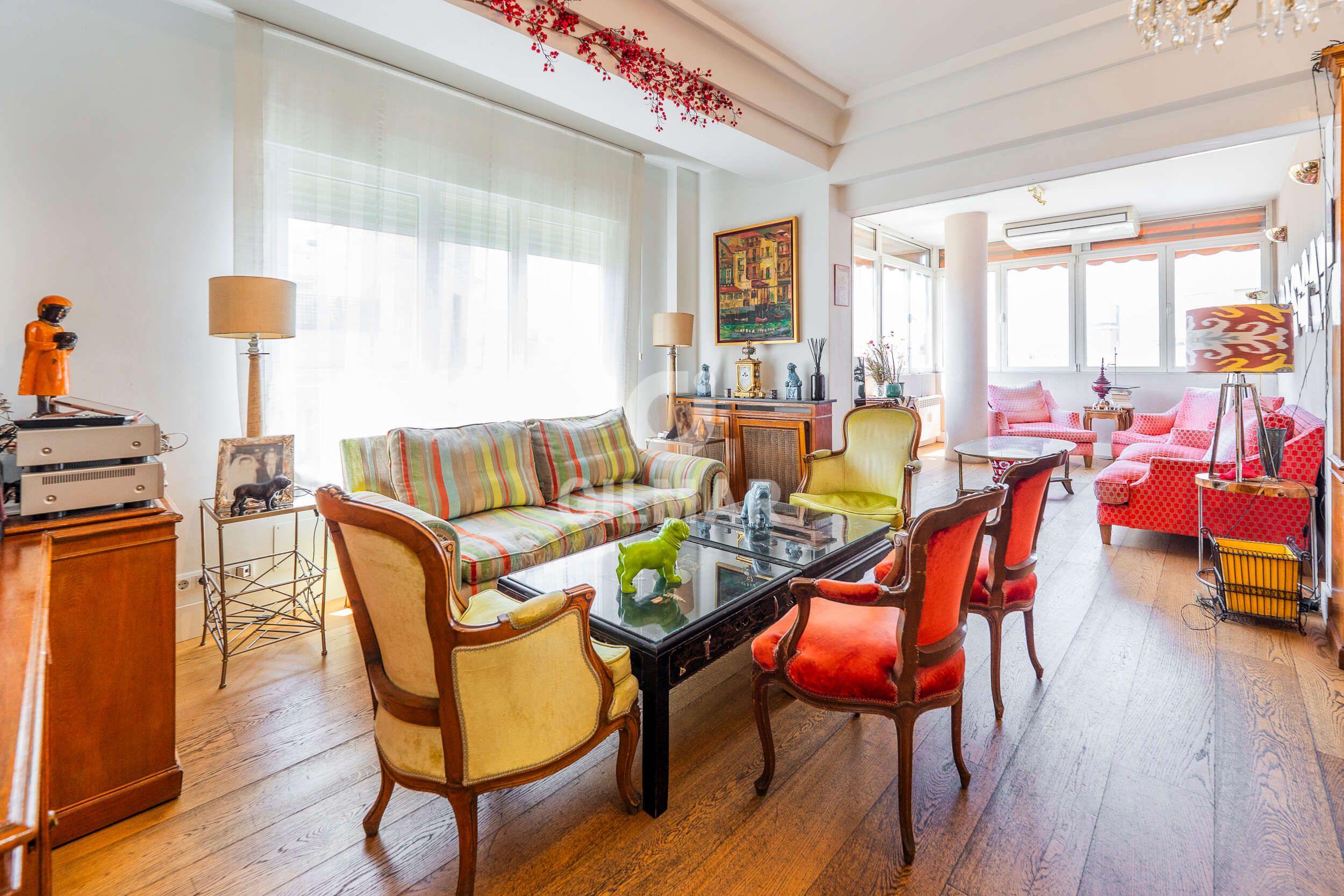 Living room of Flat for sale in  Madrid Capital  with Heating and Balcony