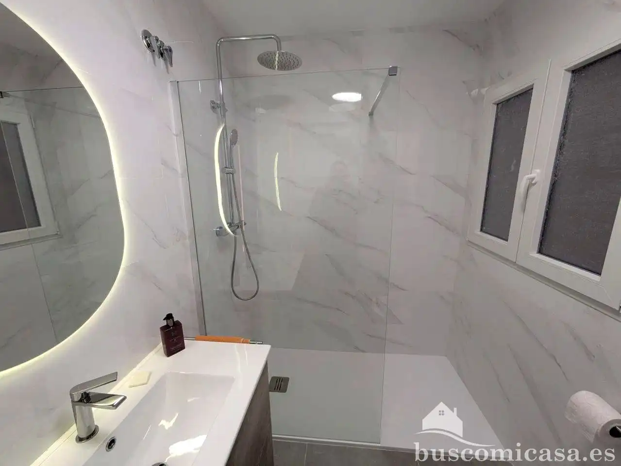 Flat for rent in Calle Canalejas, Centro ciudad