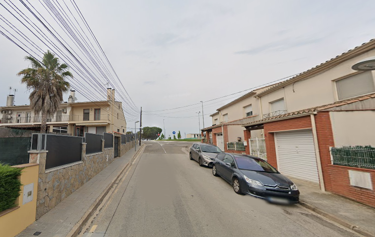 Casa adosada en venda a Jaume I, Riudarenes