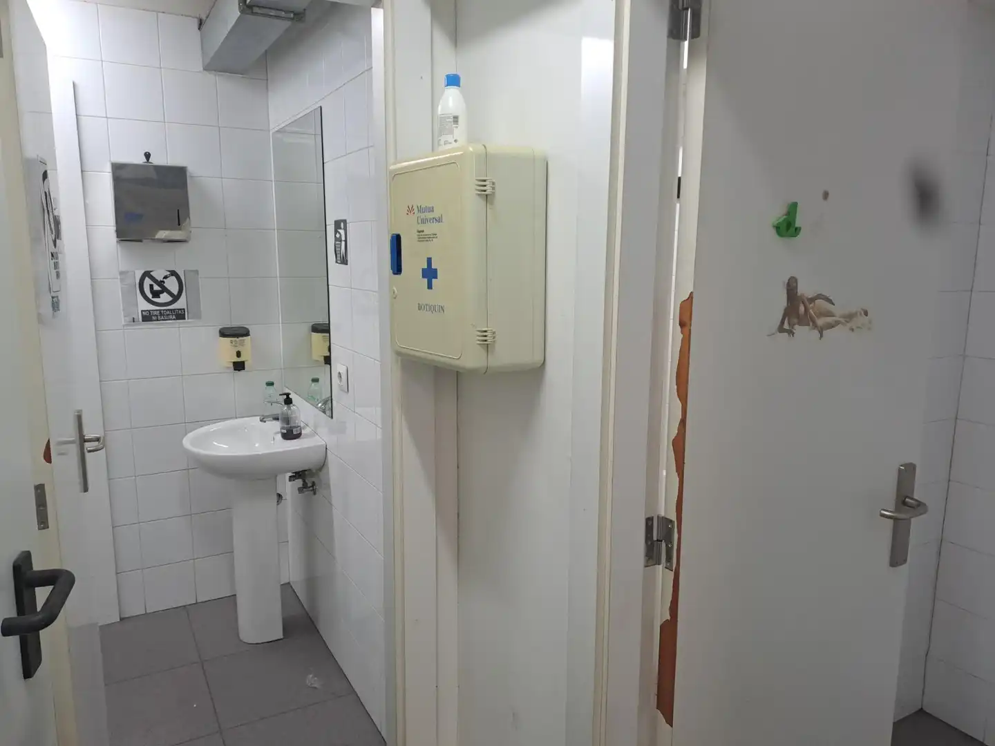 Badezimmer von Geschaftsraum zur Miete in Oviedo 