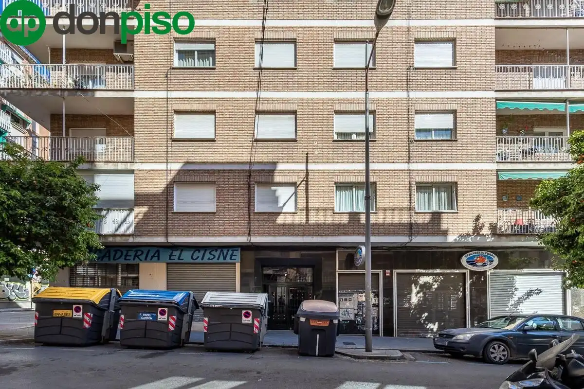 Exterior view of Flat for sale in Granada  with Heating and Balcony