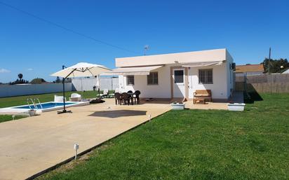Jardí de Casa o xalet en venda en Chiclana de la Frontera amb Aire condicionat, Calefacció i Jardí privat