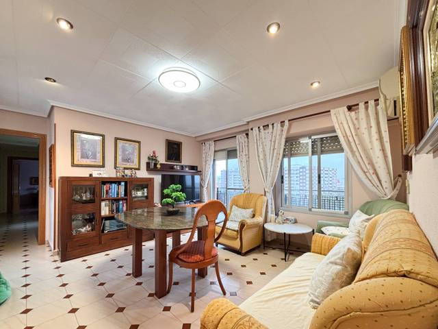 Piso en Venta en Plaza SEGOVIA en L'Hort de Senabre