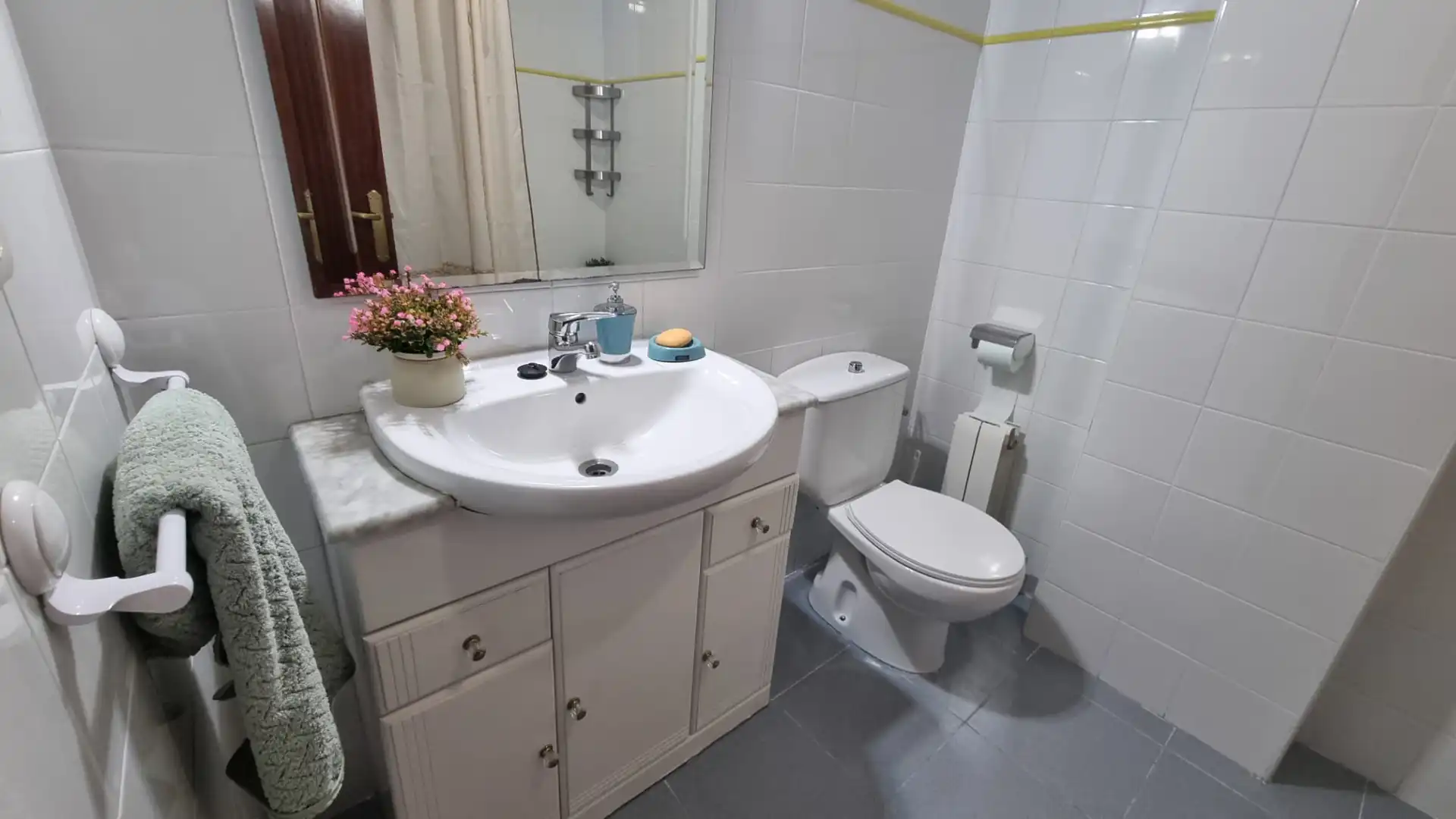 Baño de Piso de alquiler en El Astillero   con Calefacción, Parquet y Terraza