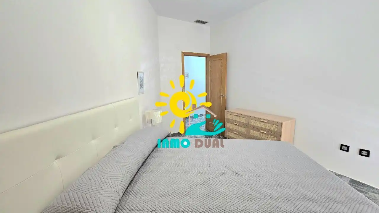 Dormitori de Apartament de lloguer en Badajoz amb Aire condicionat, Calefacció i Moblat