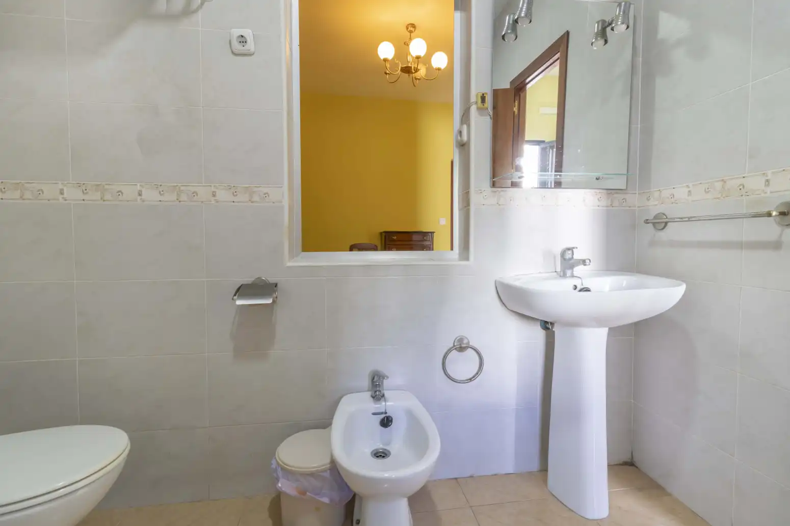 Baño de Casa adosada en venta en Sevilla con Aire acondicionado