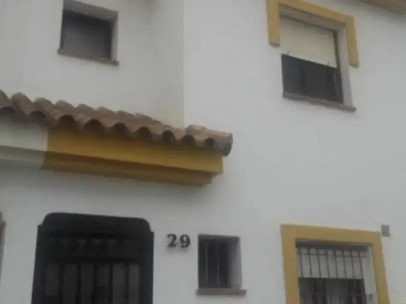 Vista exterior de Casa adosada en venda en San Roque amb Balcó