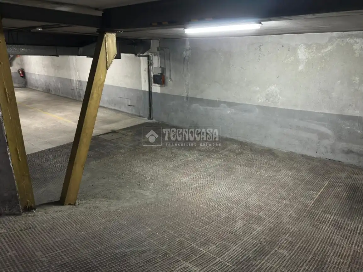 Garage zum Verkauf in Madrid