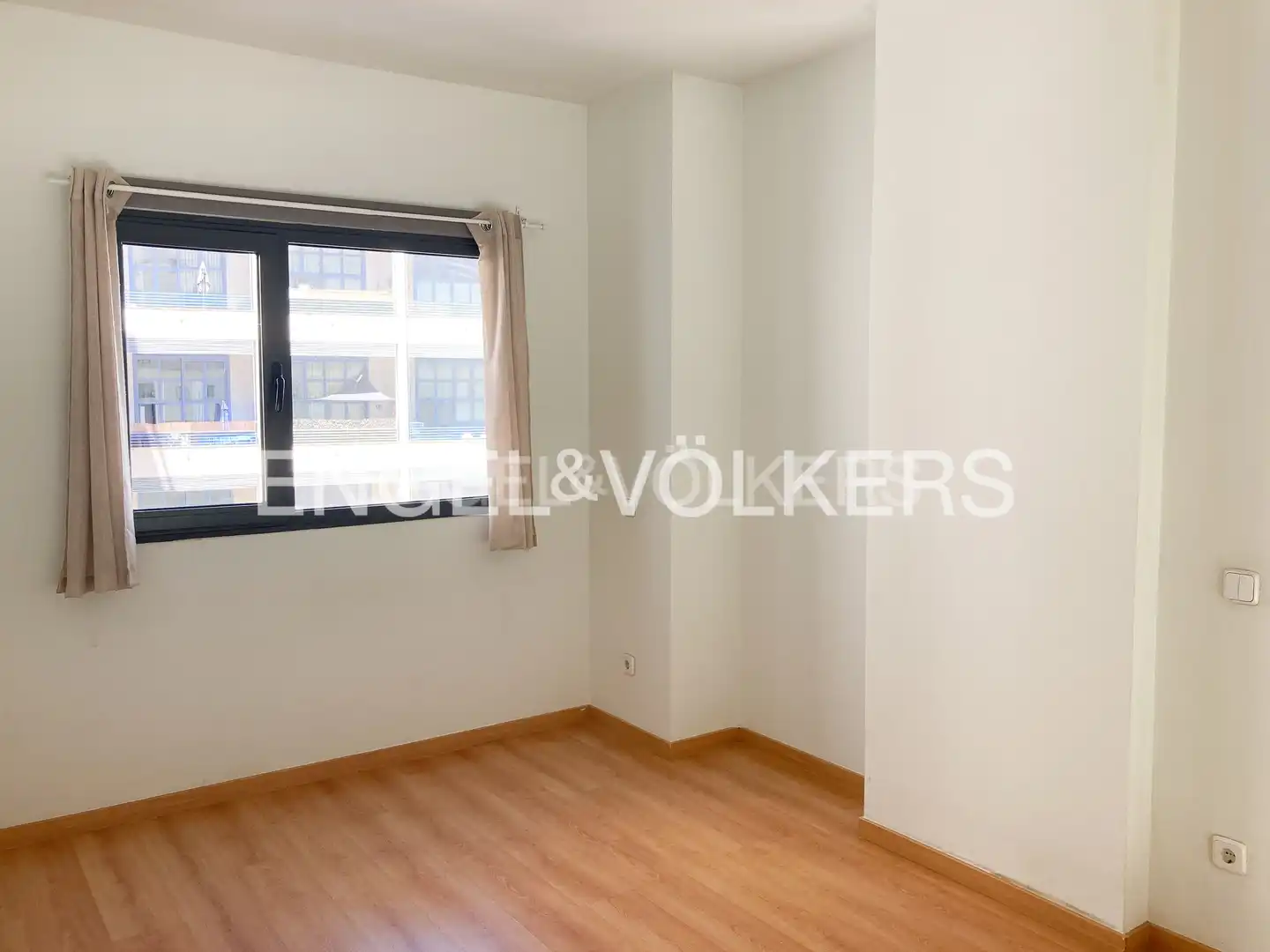 Vista exterior de Loft en venta en San Sebastián de los Reyes con Aire acondicionado, Calefacción y Piscina