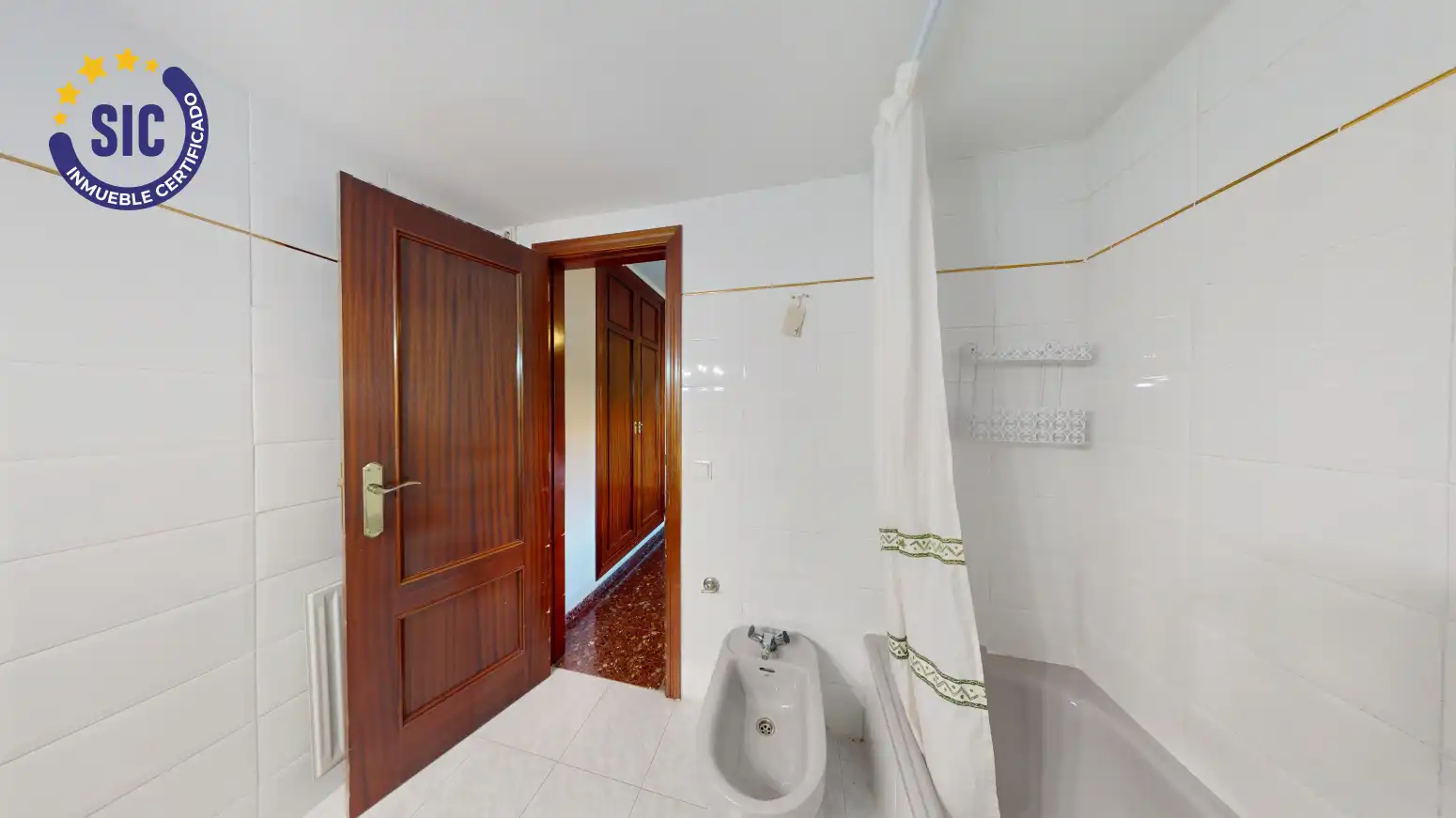 Baño de Piso en venta en Valencia con Calefacción y Amueblado
