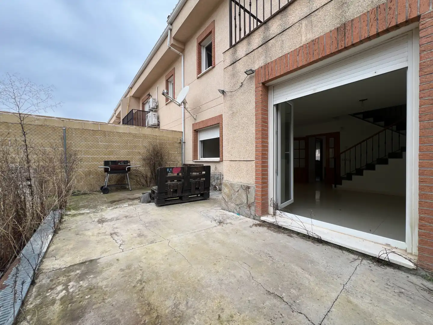 Vista exterior de Casa o chalet en venta en Seseña con Calefacción, Jardín privado y Terraza