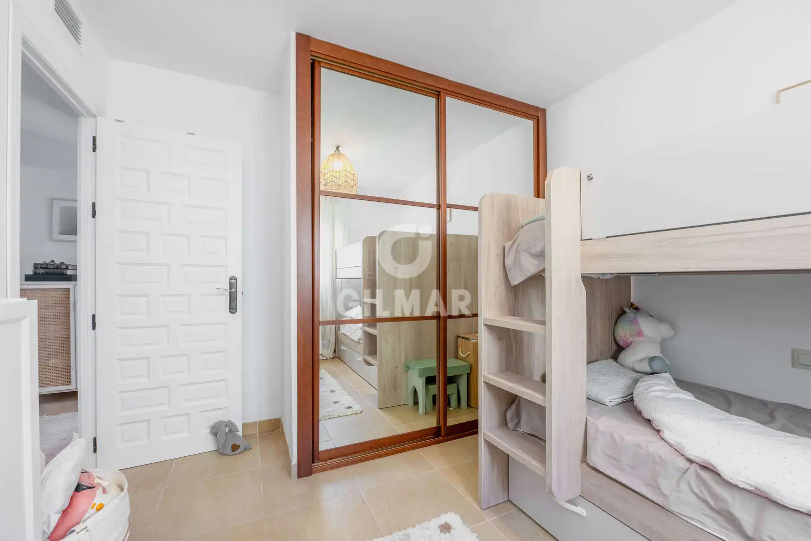 Schlafzimmer von Einfamilien-Reihenhaus zum Verkauf in Tarifa mit Heizung, Privatgarten und Schwimmbad