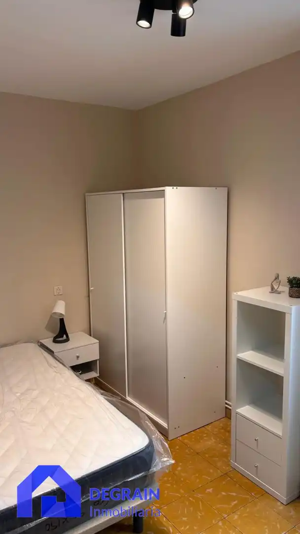 Bedroom of Flat for rent in Oviedo   with Furnished