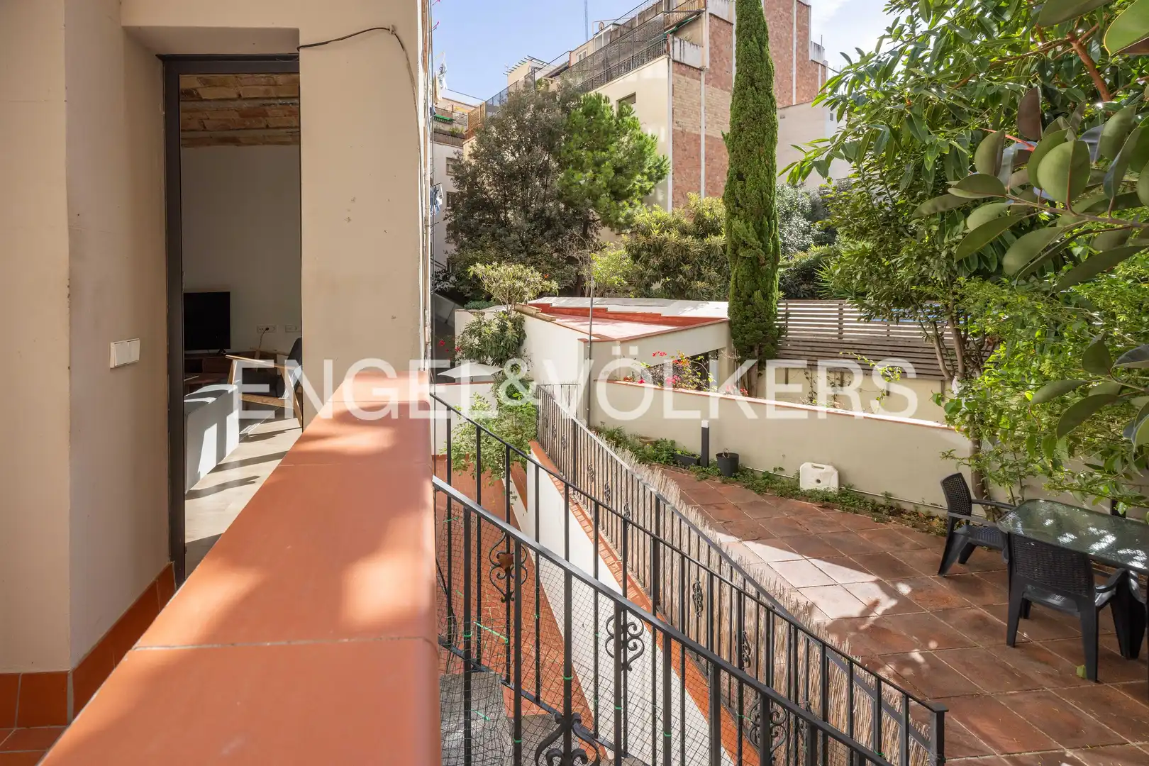 Exterior view of Flat for sale in Barcelona  with Air Conditioner, Heating and Private garden