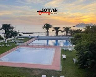 Piscina de Apartament de lloguer en Arona amb Terrassa, Balcó i Piscina comunitària