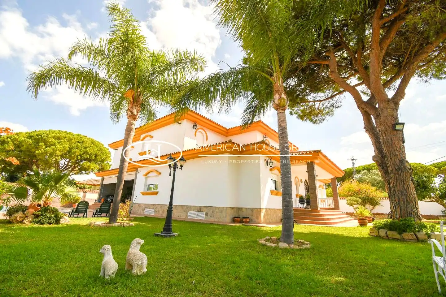 Exterior view of Houses for sale in Chiclana de la Frontera  with Air Conditioner, Heating and Private garden
