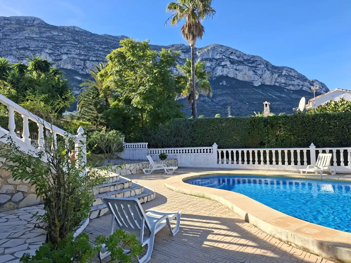 Vista exterior de Casa o chalet en venta en Dénia con Jardín privado, Terraza y Piscina