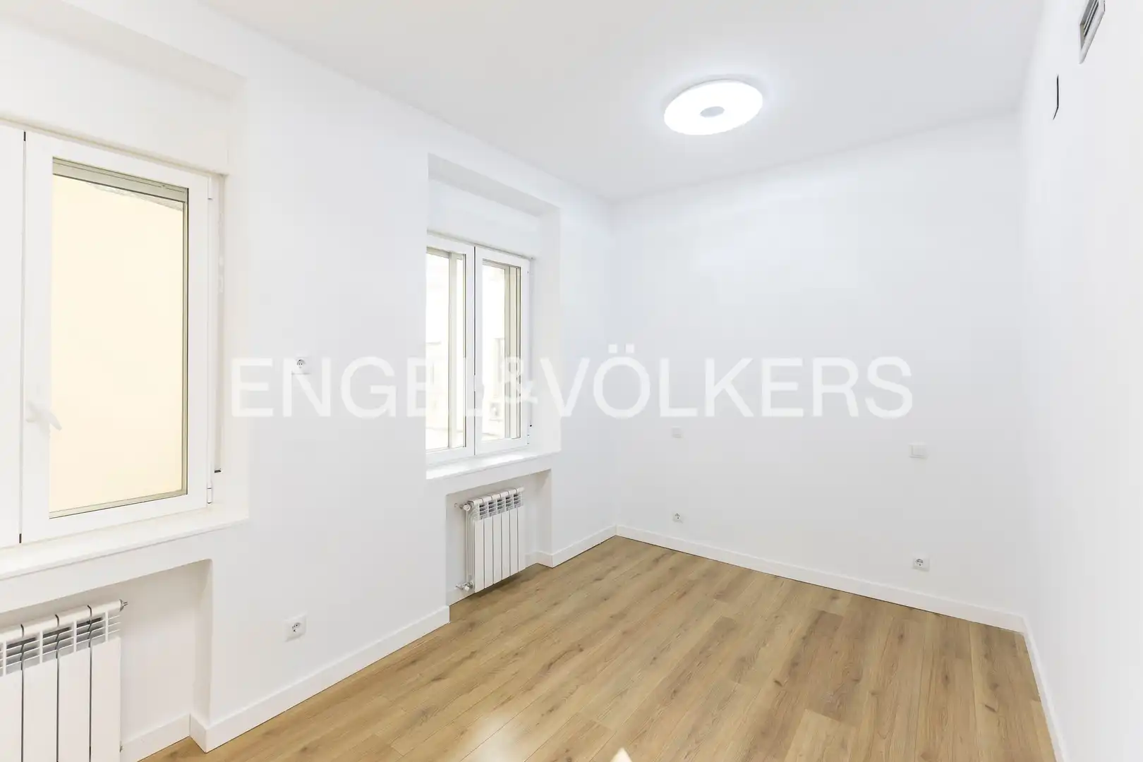 Schlafzimmer von Wohnung zur Miete in Madrid mit Klimaanlage, Heizung und Parkett
