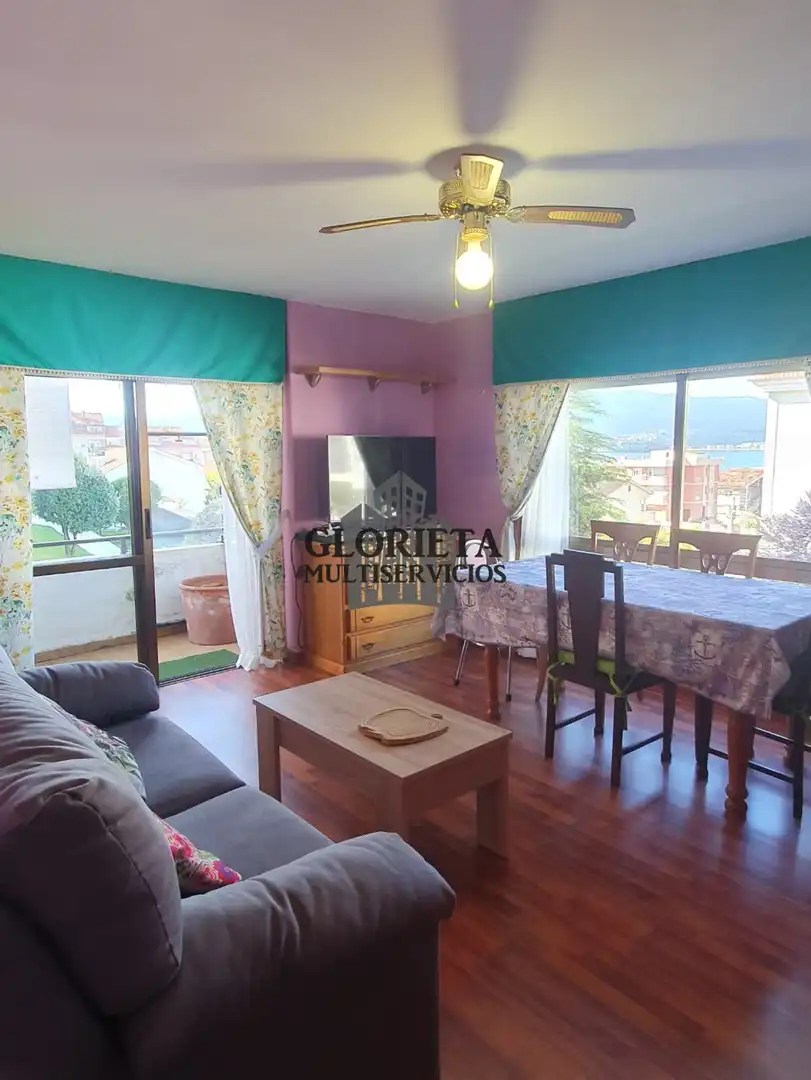 Sala de estar de Piso en venta en Nigrán con Calefacción, Terraza y Trastero