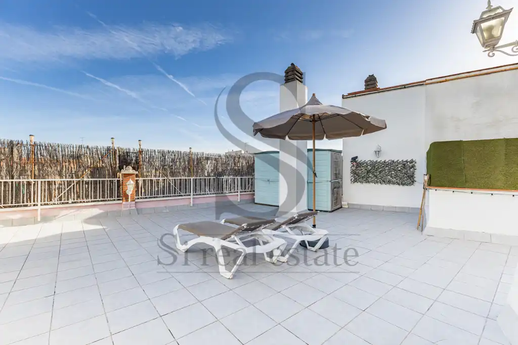Terraza de Ático en venta en  Barcelona Capital con Calefacción, Terraza y Trastero