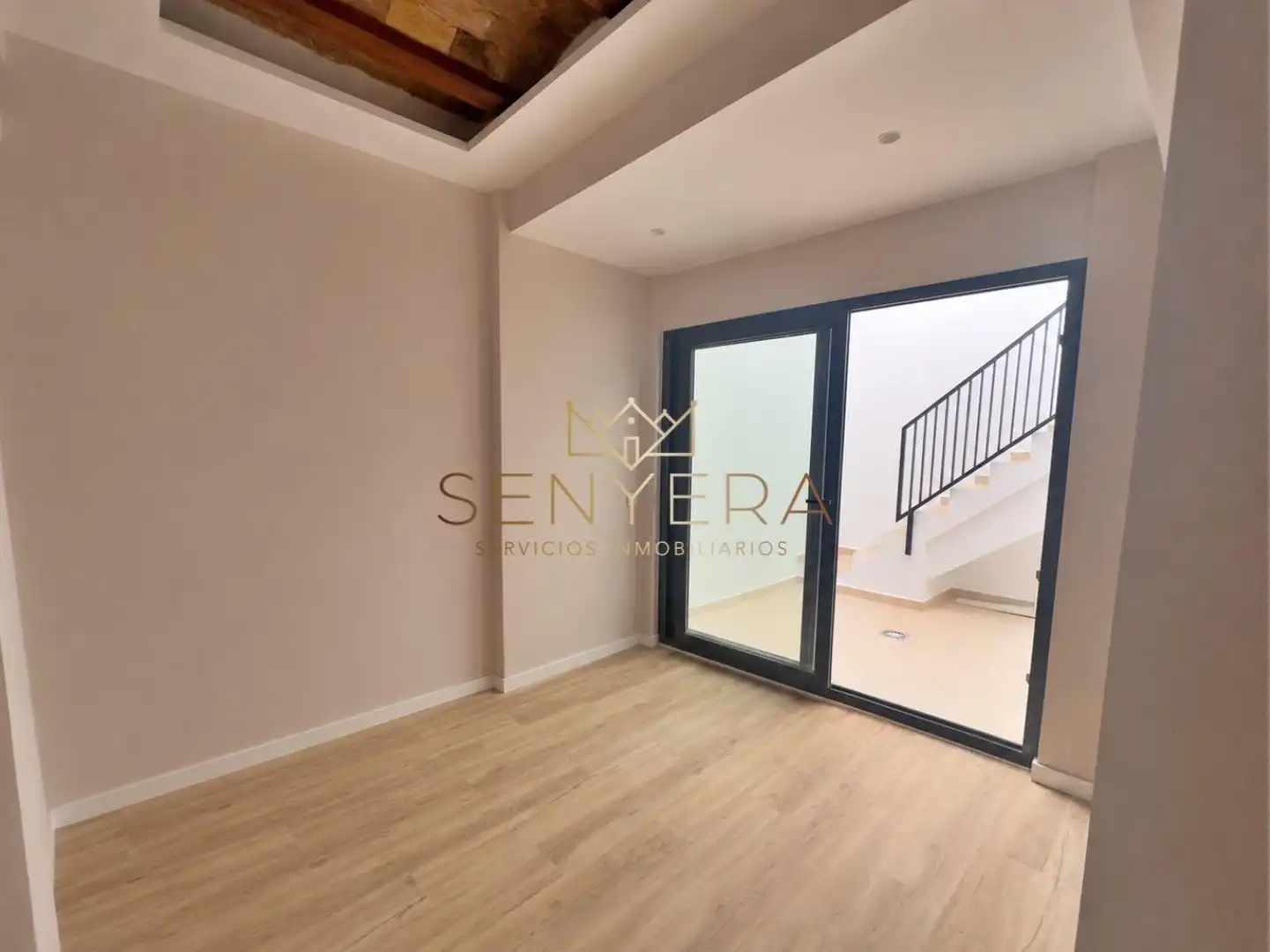 Casa adosada en venda en Valencia amb Aire condicionat, Parquet i Terrassa