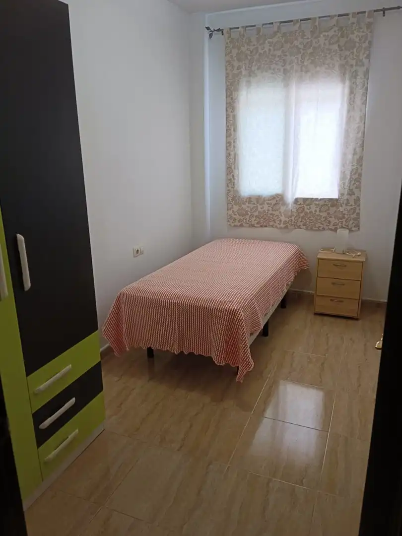 Dormitori de Pis de lloguer en Dos Hermanas amb Moblat
