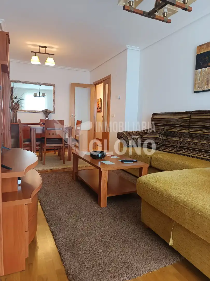Sala d'estar de Apartament en venda en Castañares de Rioja amb Calefacció, Moblat i Forn