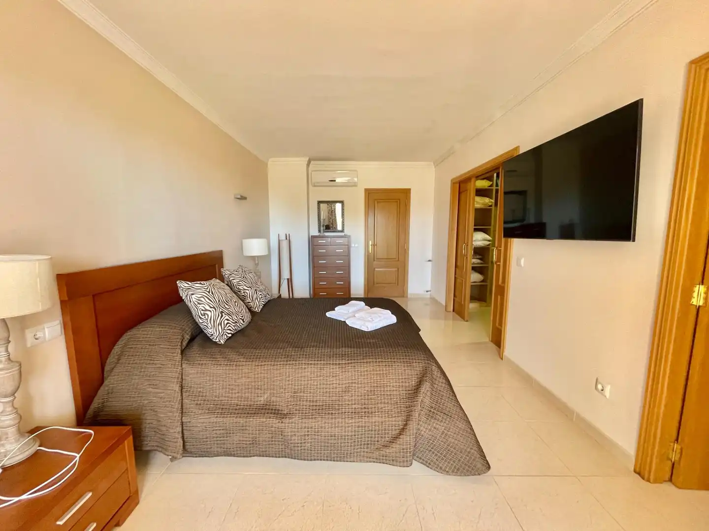 Schlafzimmer von Haus oder Chalet zum Verkauf in Llucmajor mit Klimaanlage, Privatgarten und Balkon