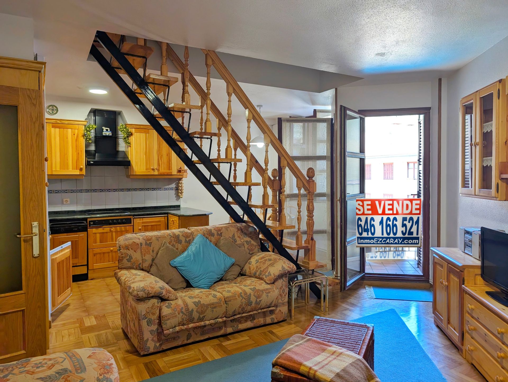 Living room of Flat for sale in Ezcaray  with Terrace, Furnished and Balcony