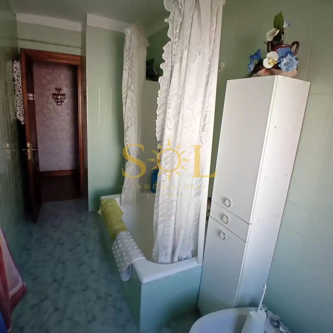 Bany de Edifici en venda en León Capital 