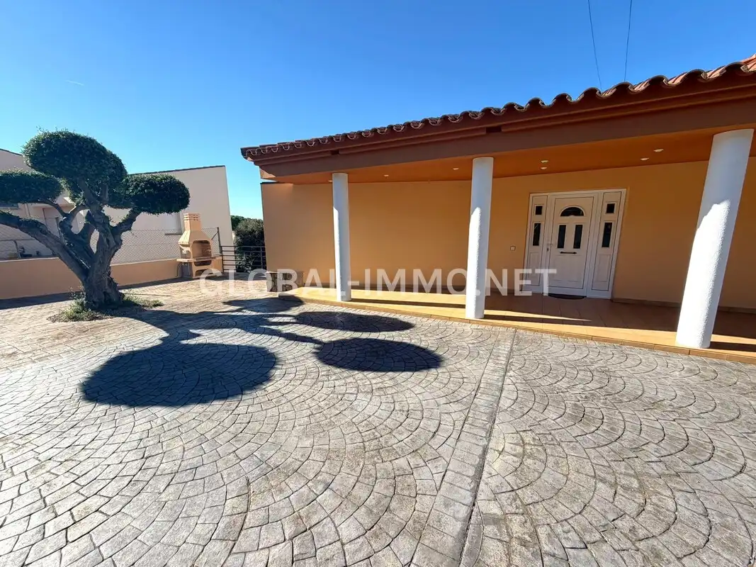 Villa avec piscine à vendre à Carrer Garbi