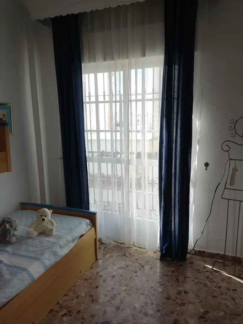 Schlafzimmer von Einfamilien-Reihenhaus zum Verkauf in Barbate mit Klimaanlage, Heizung und Terrasse
