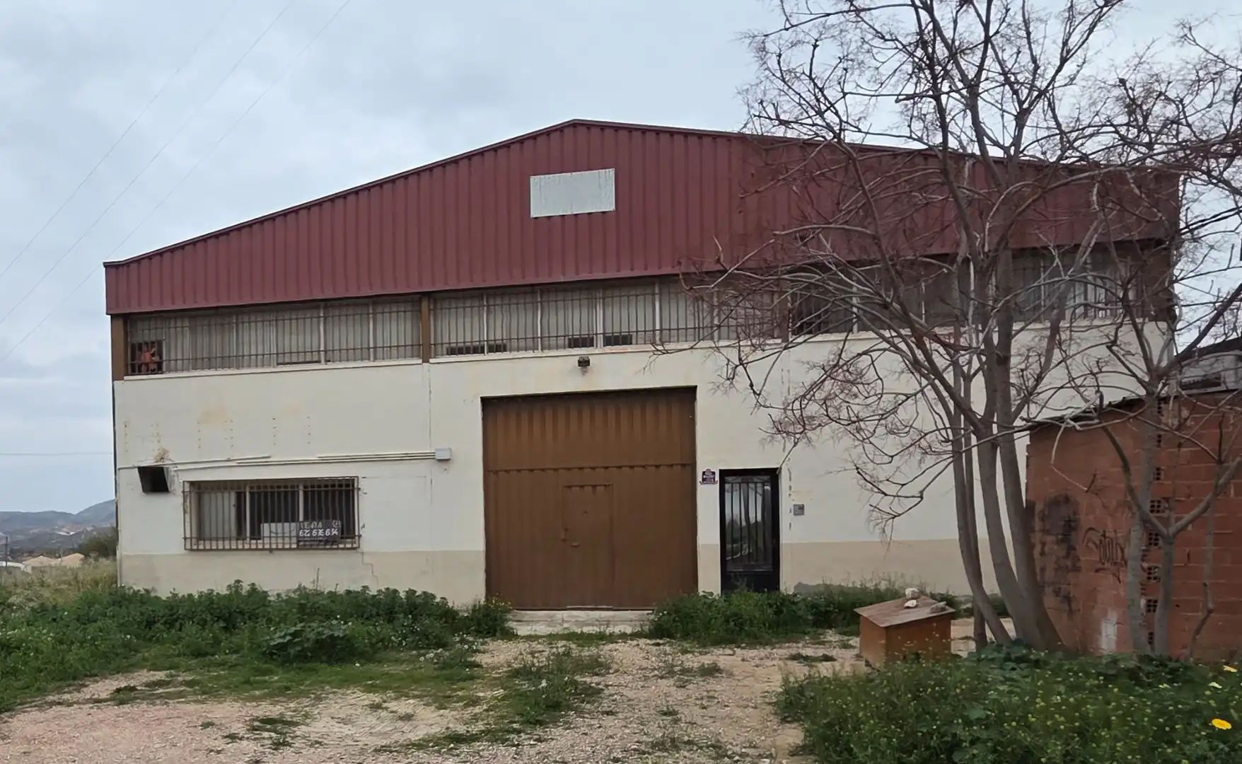 Außenansicht von Fabrikhallen zum Verkauf in Monóvar  / Monòver
