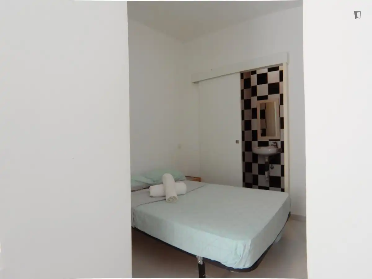 Study for rent in Puerta del Ángel