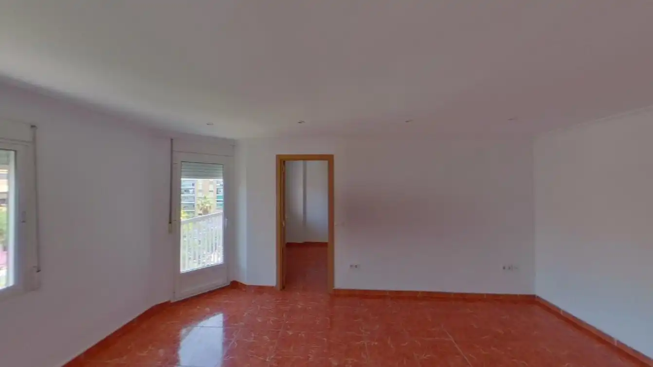 Flat with lift for sale in C/ Pedro Cabanes, imagen 4