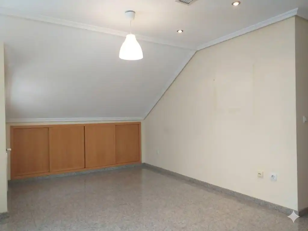 Attic for rent in Córdoba  with Air Conditioner, Heating and Terrace