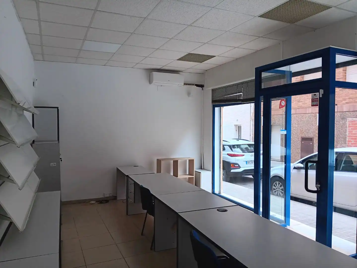 Local comercial de lloguer a Carrer de Lourdes 15, imagen 2