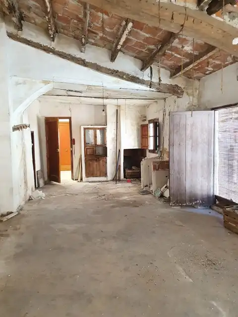 Casa adosada en venda en Castellnovo amb Terrassa, Traster i Balcó
