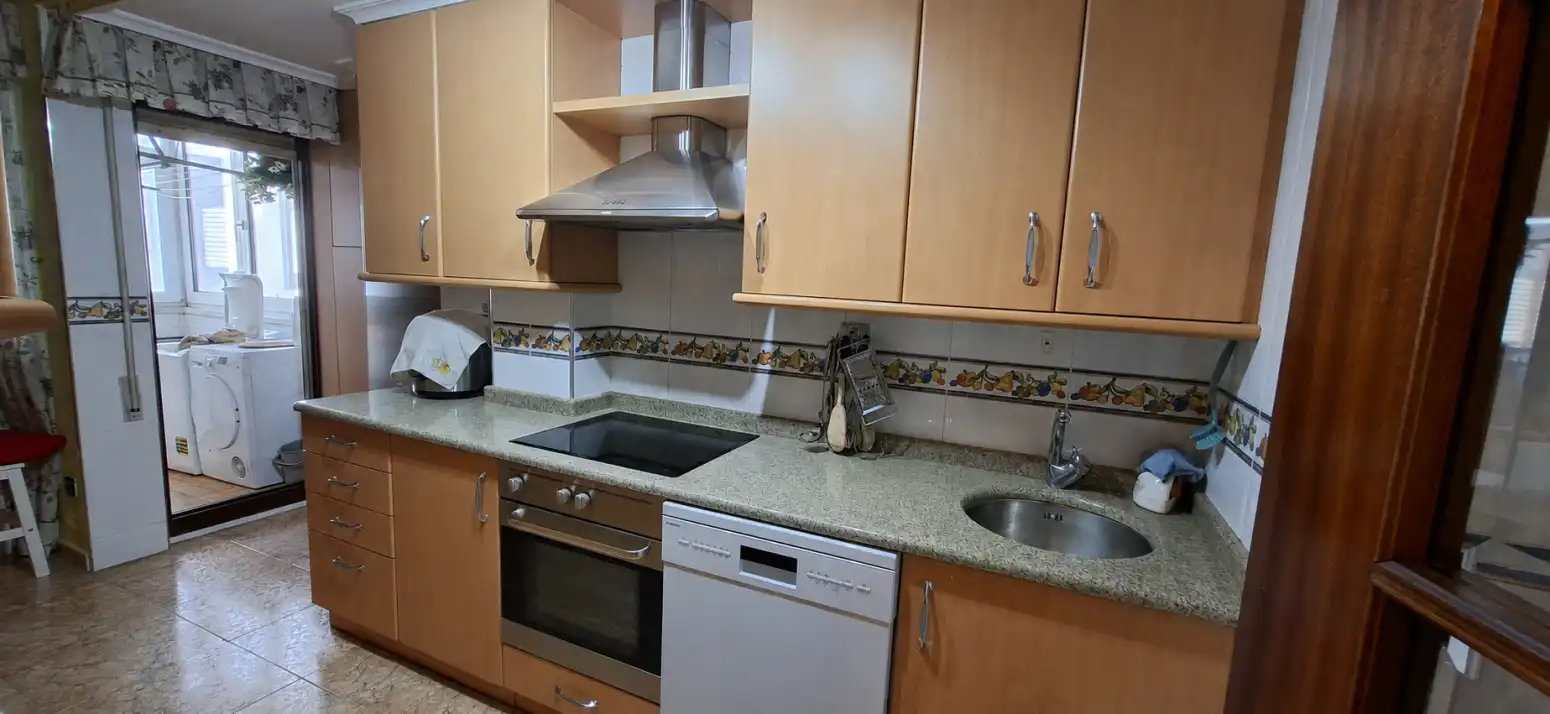 Küche von Wohnung zum Verkauf in Torrelavega  mit Heizung, Parkett und Abstellraum